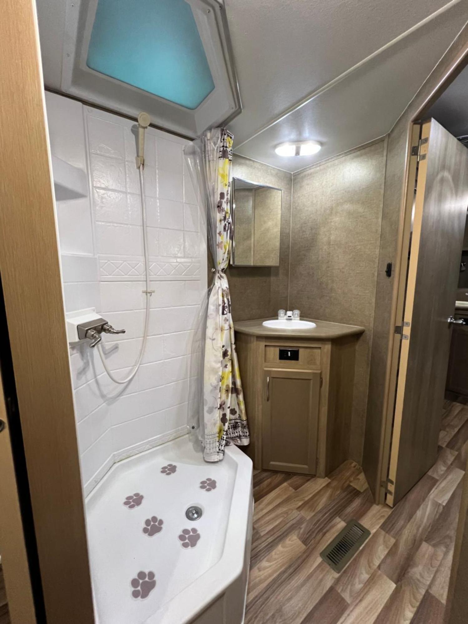 Surfside Glamping Camper Hotell Klamath Eksteriør bilde