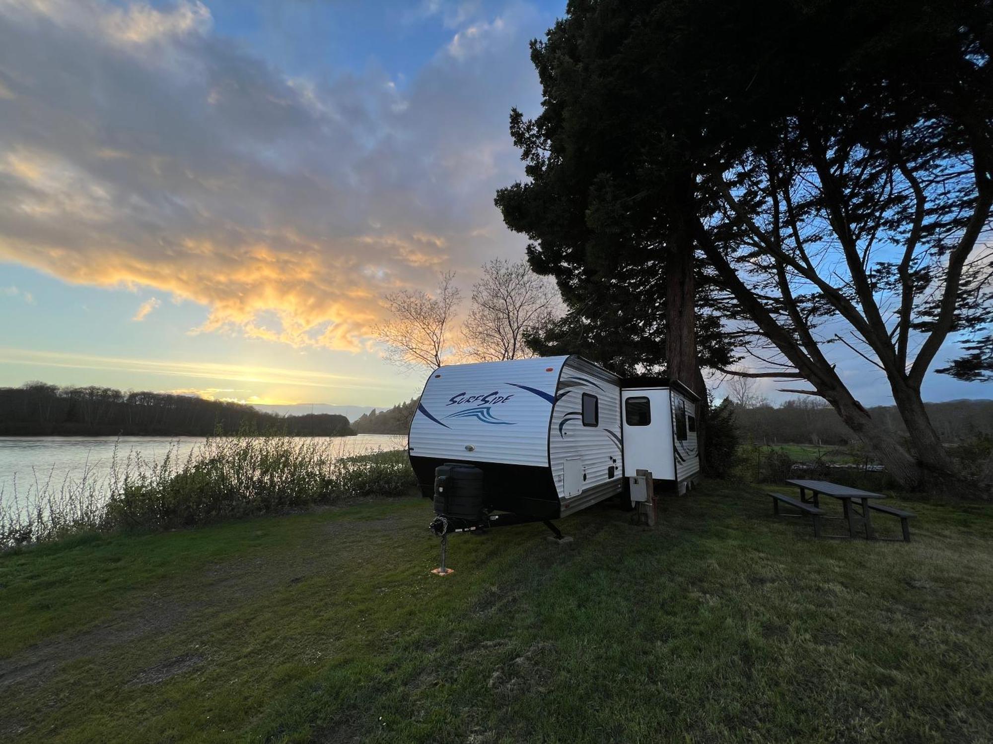 Surfside Glamping Camper Hotell Klamath Eksteriør bilde